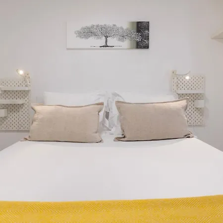 With Patio By Lovelystay Apartman Lisboa
