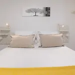 With Patio By Lovelystay Apartment Lisbon